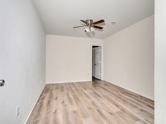 Building Photo - 12215 Zenith Ridge Way
