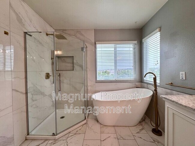 Building Photo - 32358 Gardenvail Dr