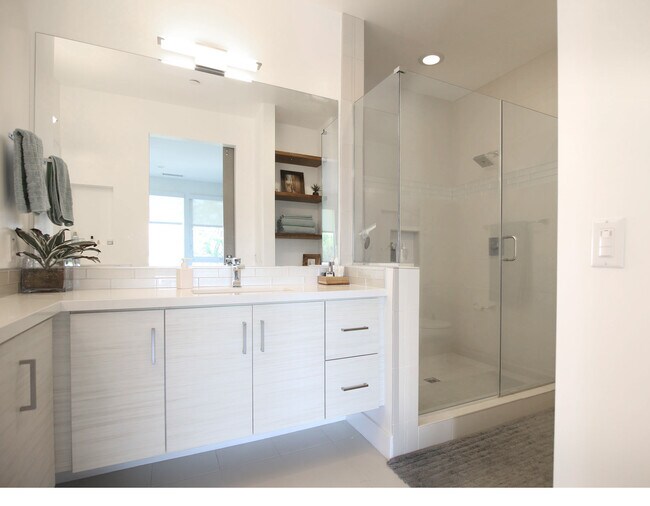 Building Photo - 6068 W Studio Ct