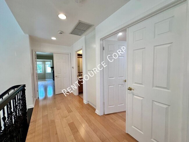 Building Photo - 25341 Irving Ln