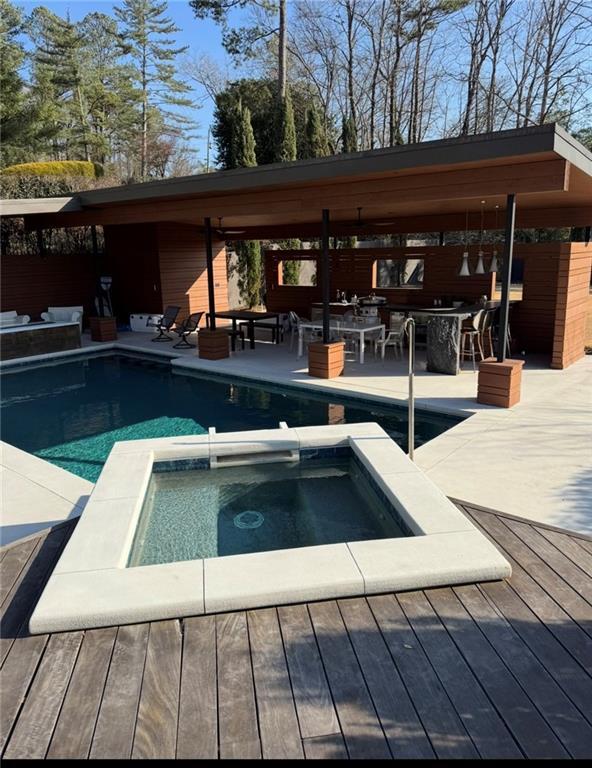 Building Photo - 1685 Chevron Way