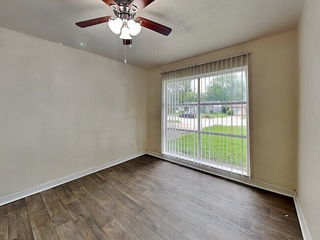 Building Photo - 7207 Arborcrest Dr