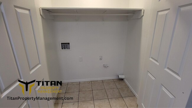 Building Photo - 2 bed/2 bath Apartment