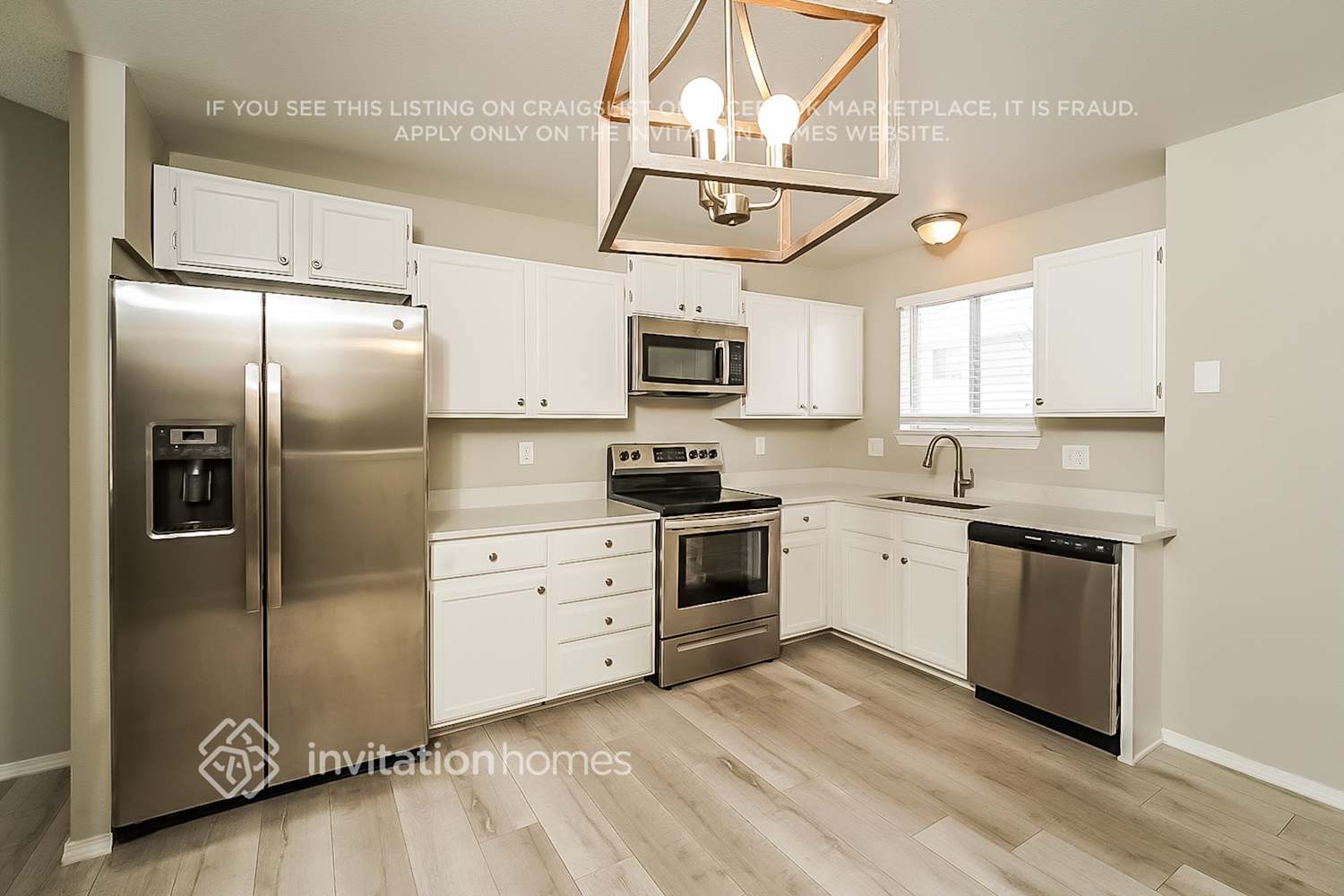 Building Photo - 12230 Newport Dr