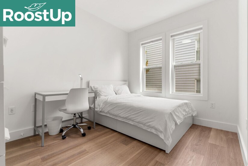 Building Photo - Furnished private bedroom with private ens...