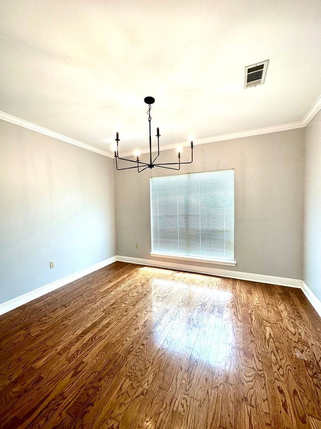 Building Photo - 11821 Thornberry Ln