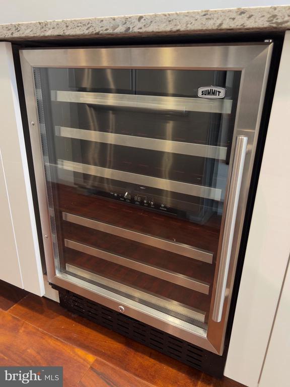 Building Photo - 423 Wallace St