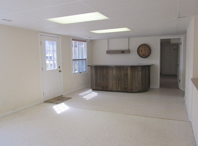 Building Photo - Five Bedroom Home on Portage Creek