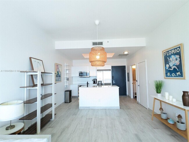 Building Photo - 888 Biscayne Blvd