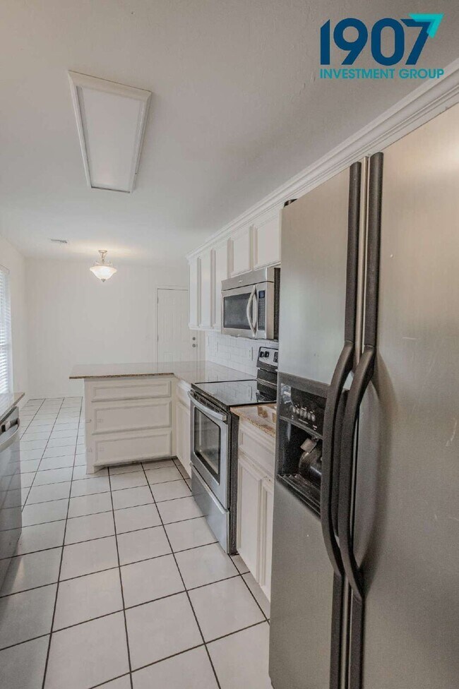Building Photo - 3017 SW 92nd St