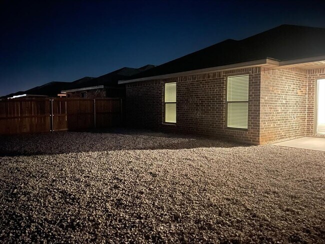 Building Photo - 6309 Poppy Dr