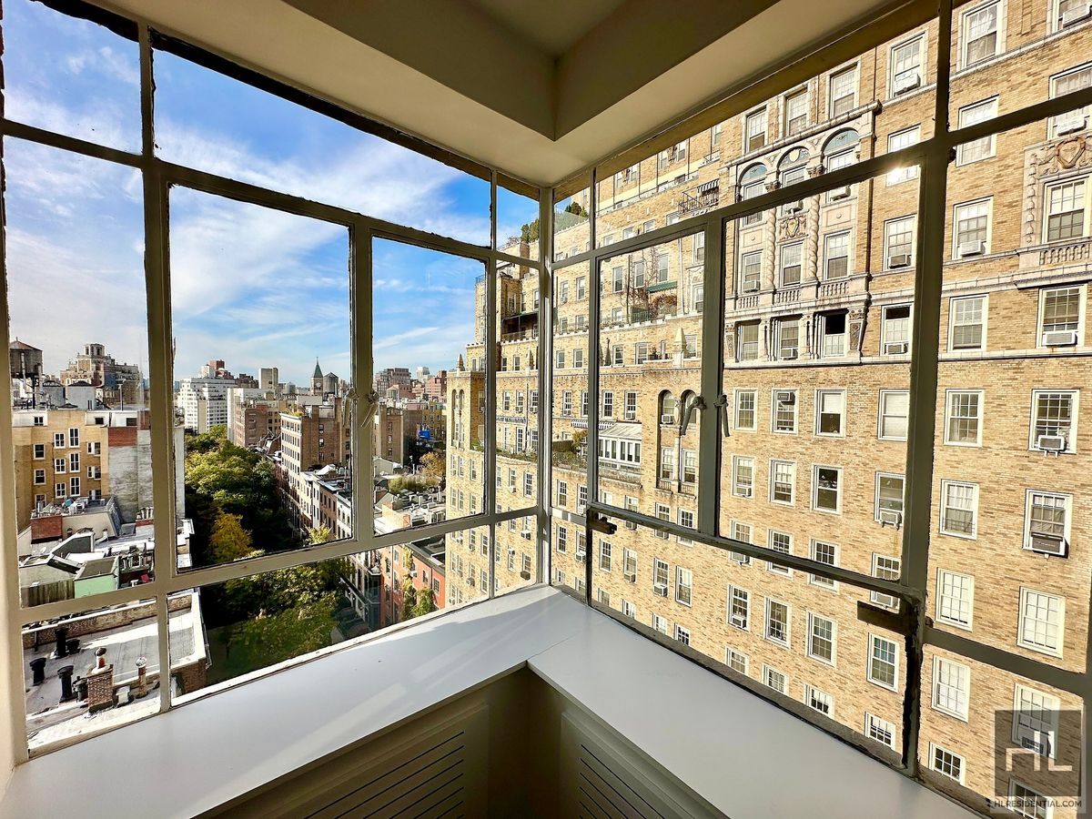 Building Photo - FIFTH AVENUE