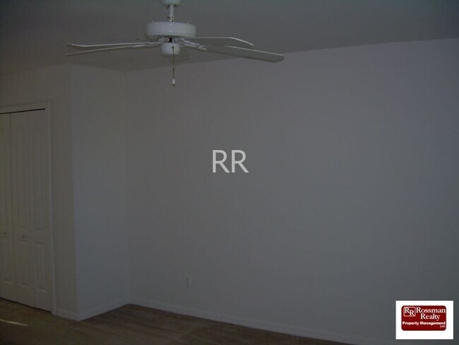 Building Photo - 2016 NE 7th Pl