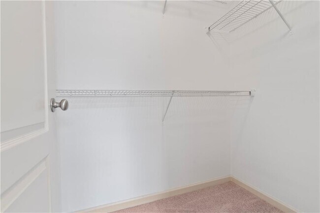 Building Photo - 3879 Brockenhurst Dr