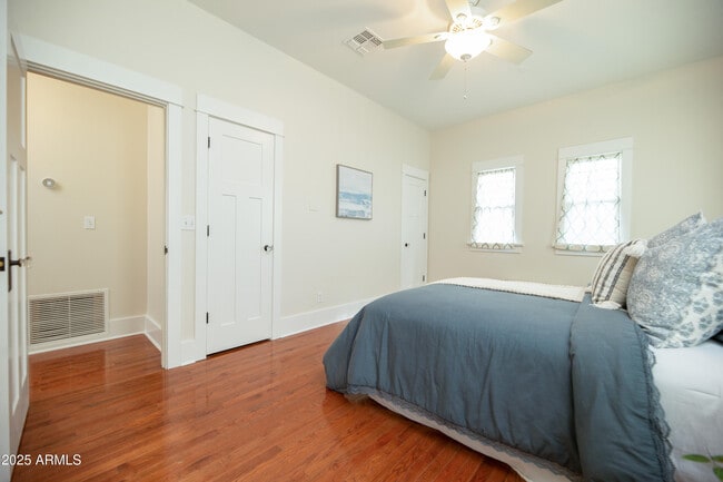 Building Photo - 69 W Lynwood St