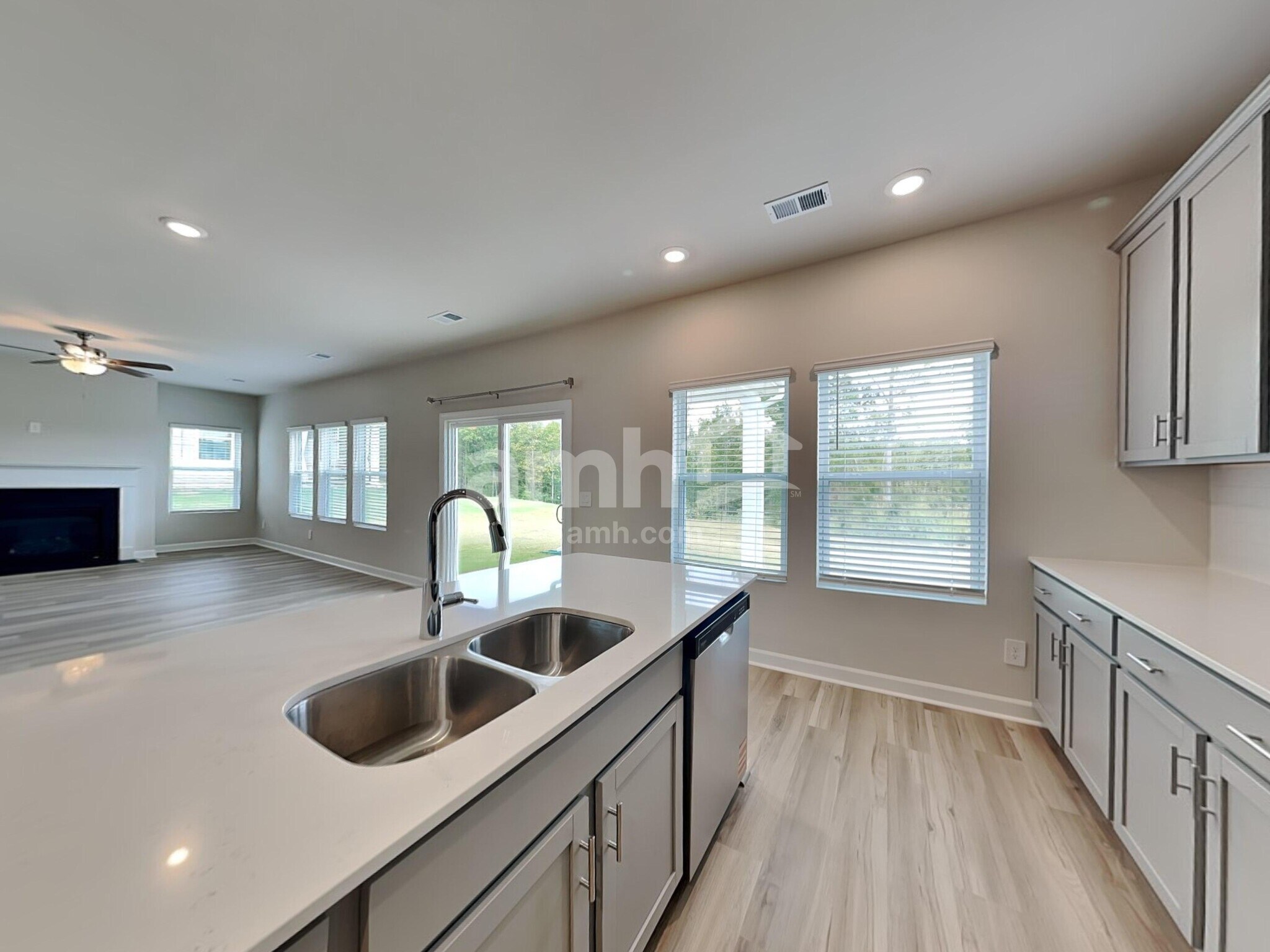 Building Photo - 237 Maxwell Dr