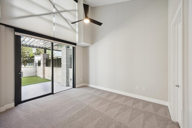 Building Photo - 9757 Katy Fwy