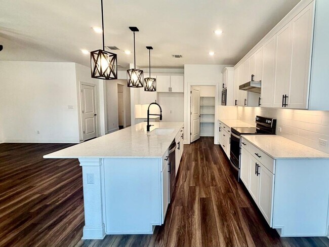 Building Photo - 125 Slenderleaf Dr