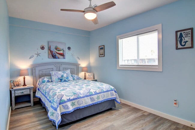 Building Photo - 1300 Eleventh Street-SI ID1023200P