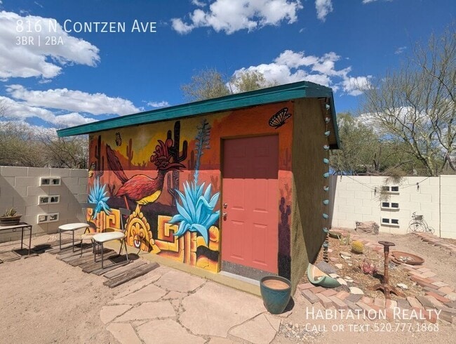 Building Photo - 816 N Contzen Ave