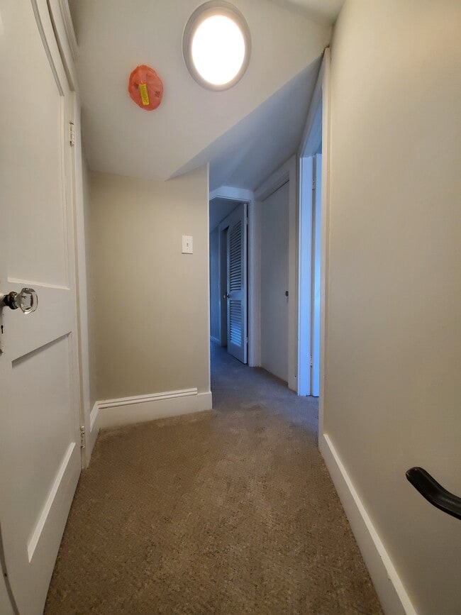 Building Photo - 12 Villa St