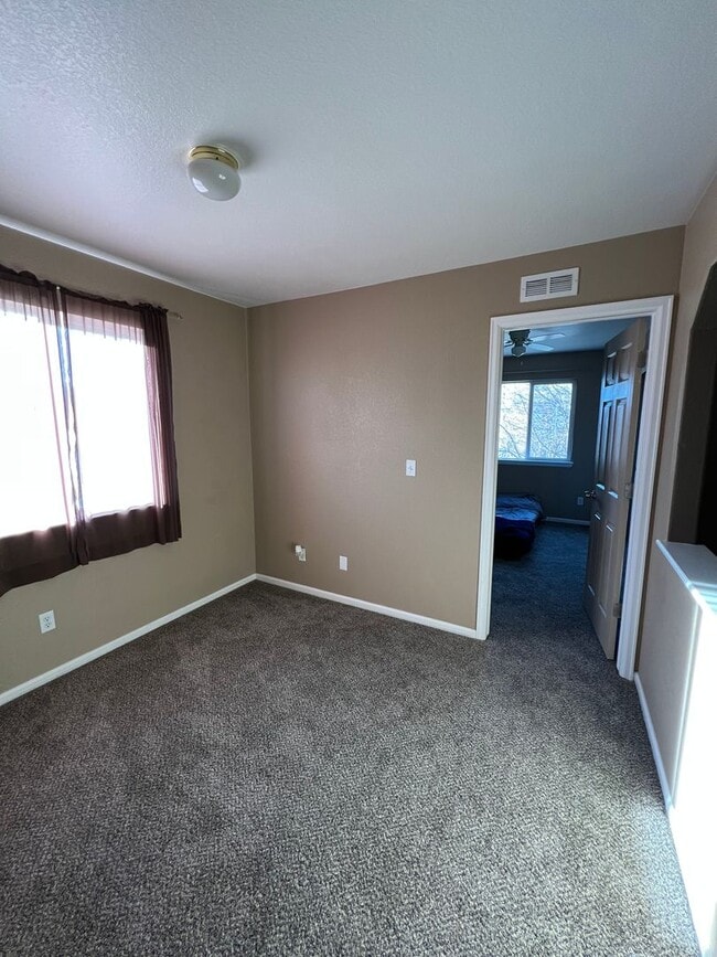 Building Photo - Beautiful 4 Bedroom Home In Wolf Creek Available in March!