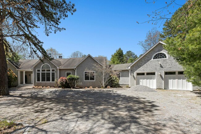 Building Photo - 492 E Hampton Sag Harbor Turnpike