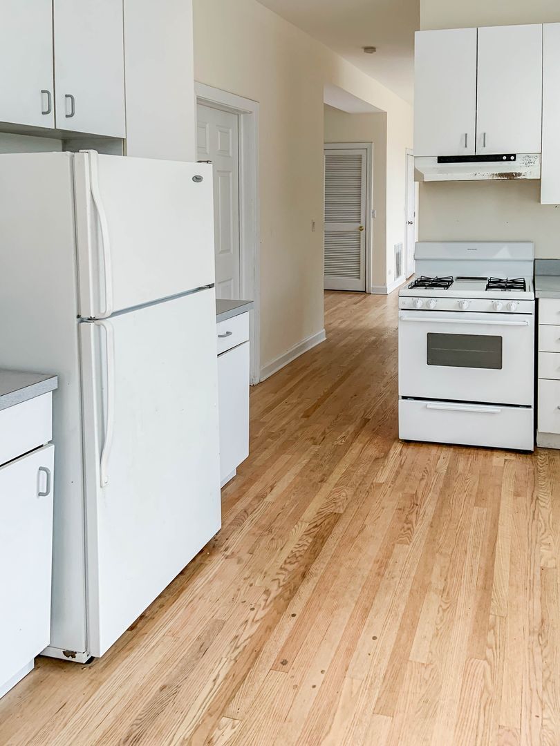 Building Photo - 2318 N Southport Ave