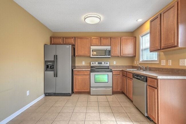 Building Photo - 132 Amanda Ln