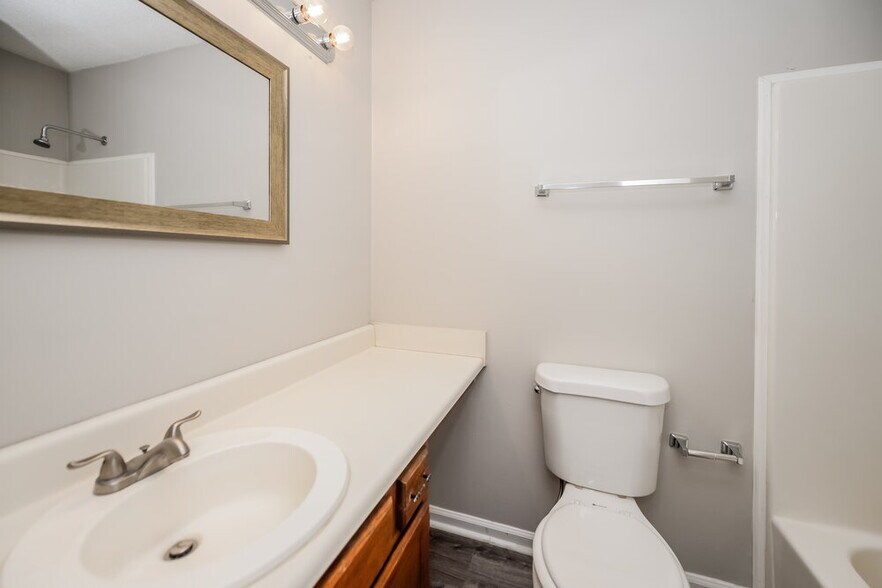 Building Photo - 6398 Grafton Ct