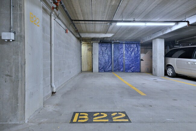 Building Photo - 210 N Addison Ave