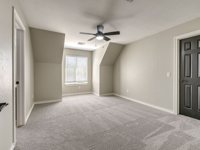 Building Photo - 8900 Belcaro Dr