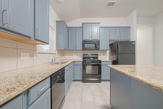 Building Photo - 6406 Applewood Forest Dr