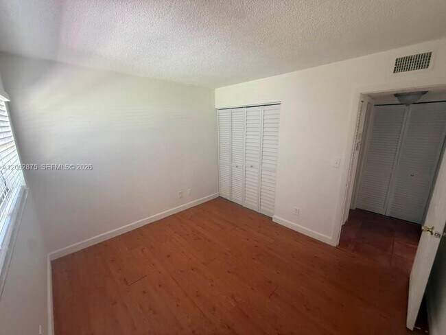 Building Photo - 3399 Foxcroft Rd