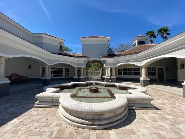 Building Photo - 13827 Fairway Island Dr