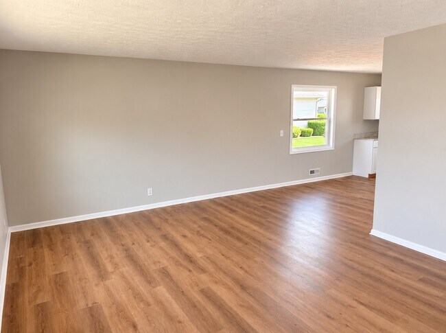 Building Photo - 15917 Steinway Blvd