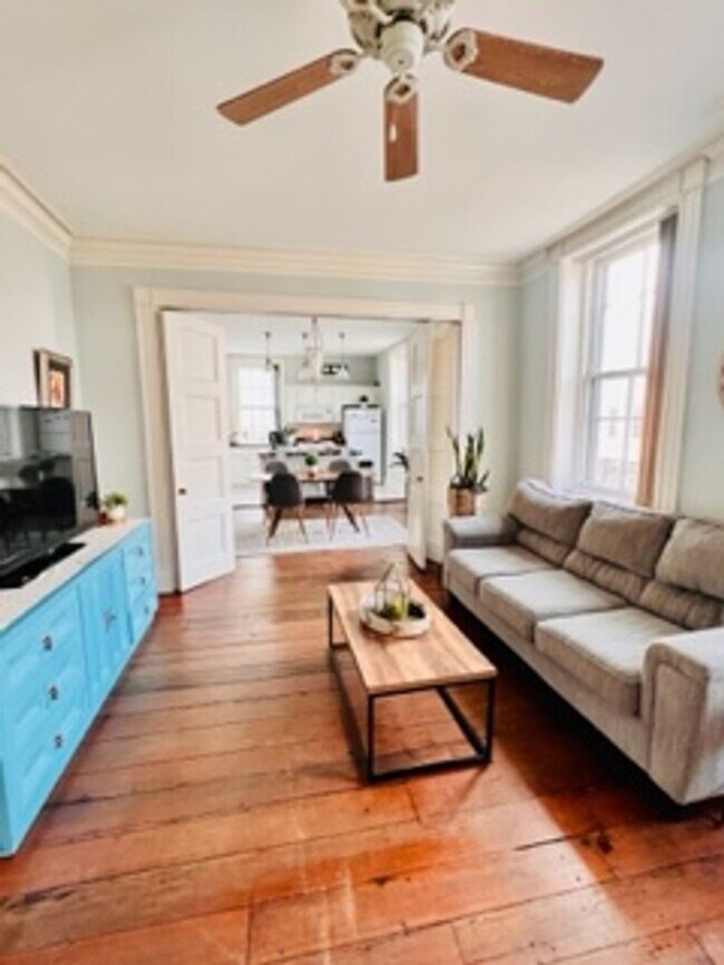 Building Photo - 227 W Broughton St