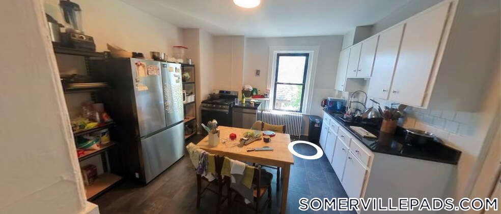 Building Photo - 40 Cedar St