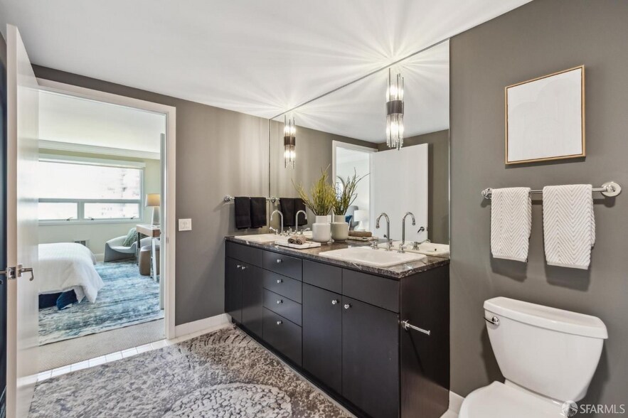 Building Photo - 1388 Gough St