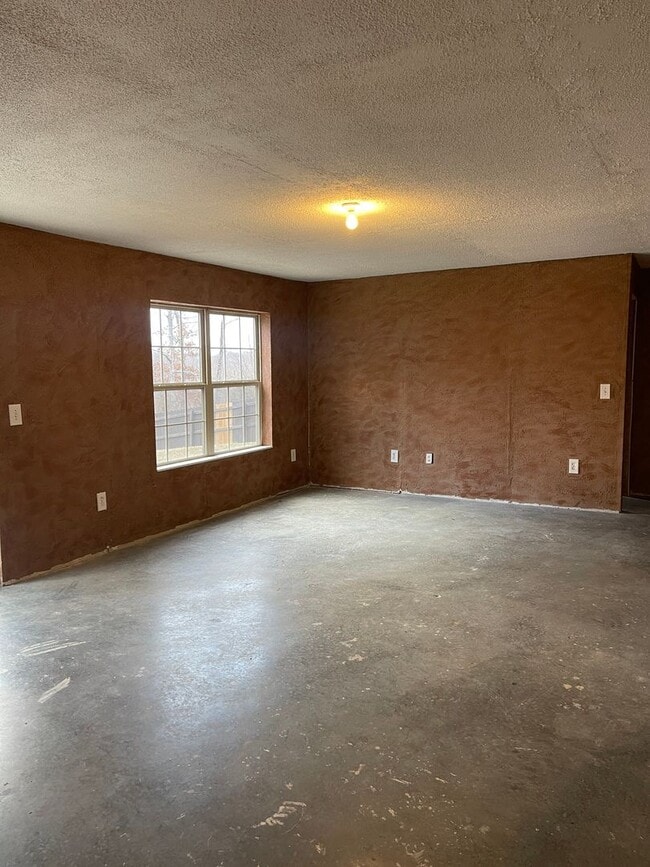 Building Photo - AVAILABLE!!!