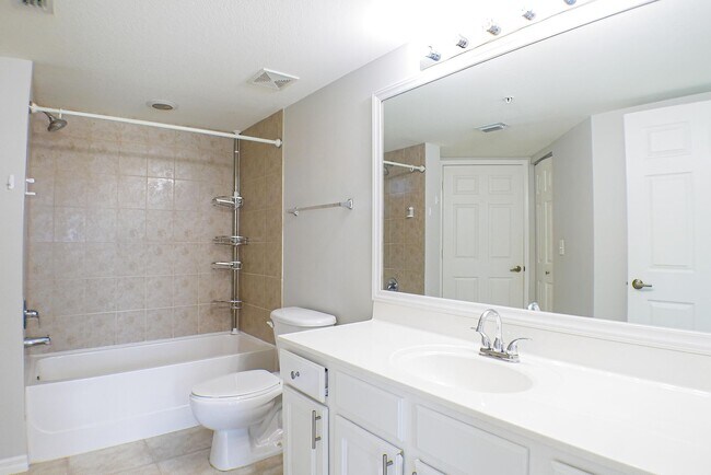 Building Photo - 4135 Residence Drive