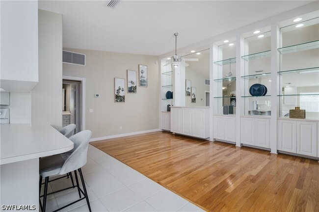 Building Photo - 4949 Kingston Way