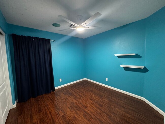 Building Photo - 4 BEDROOM WITH POOL IN DYNAMITE RANCH