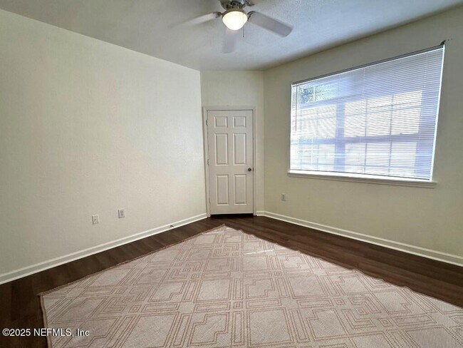 Building Photo - 305 N Villa San Marco Dr