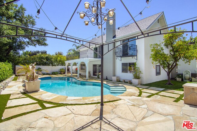 Building Photo - 5020 Dantes View Dr