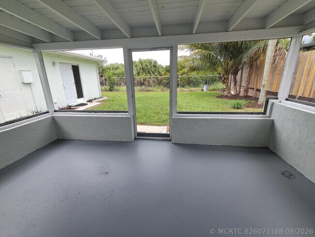 Building Photo - 3643 Betty Ann Ct W
