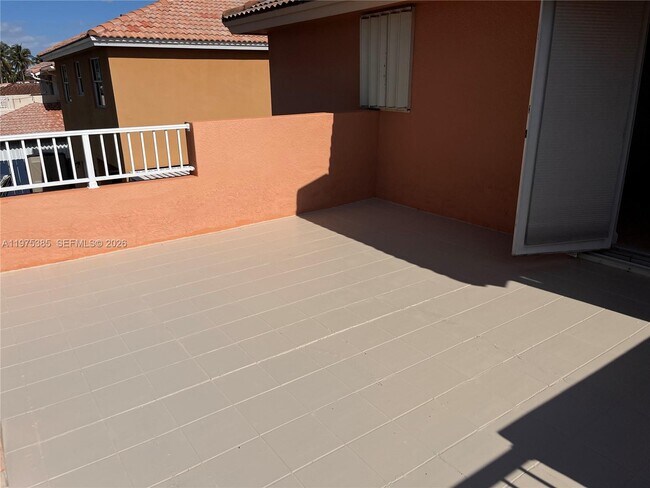 Building Photo - 9414 SW 164th Ct