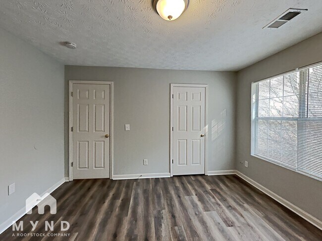 Building Photo - 3856 Cedar Trace Ln