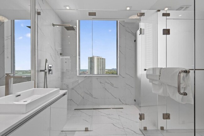 Building Photo - 3100 N Ocean Dr