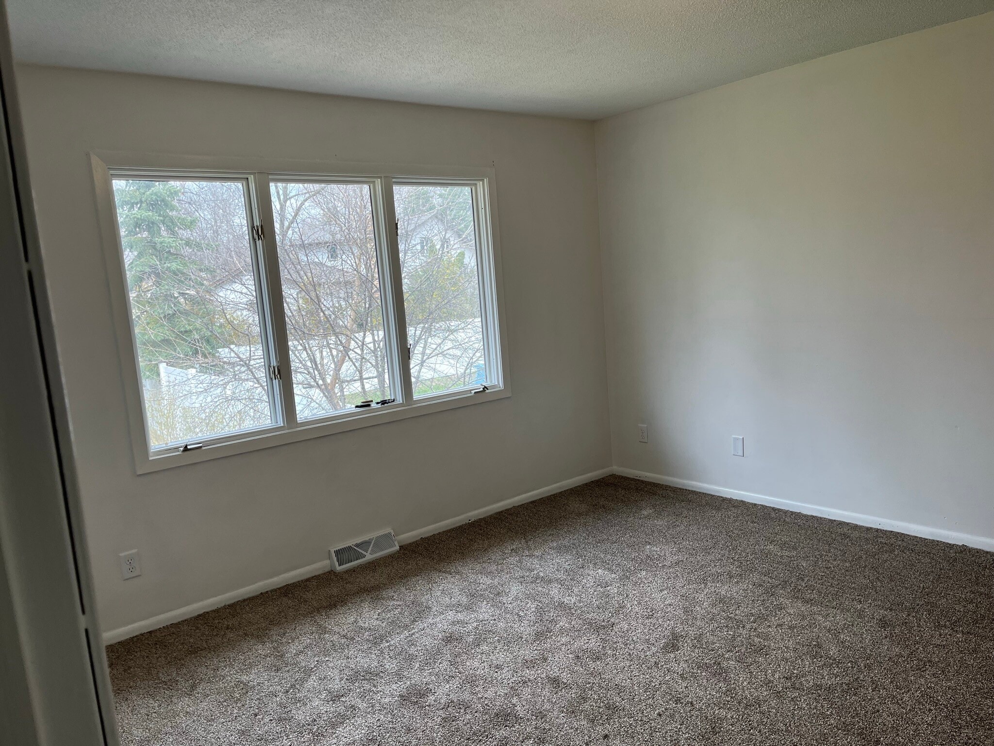 Upper Level Living Room - 4161 119th Ave NW